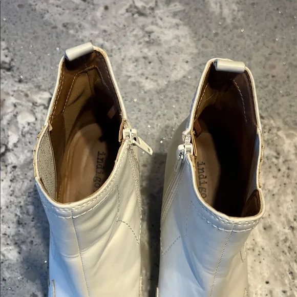 NEW Indigo White Western-Style Ankle Booties Size 7 - Picture 5 of 9